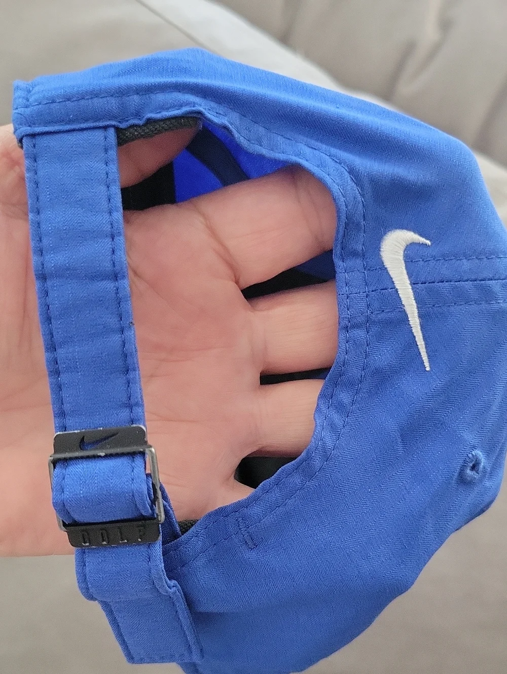 Nike cap vivid